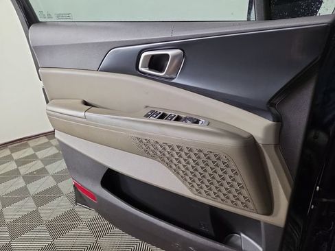 Certified 2026 Kia Carnival LXS FWD image 28