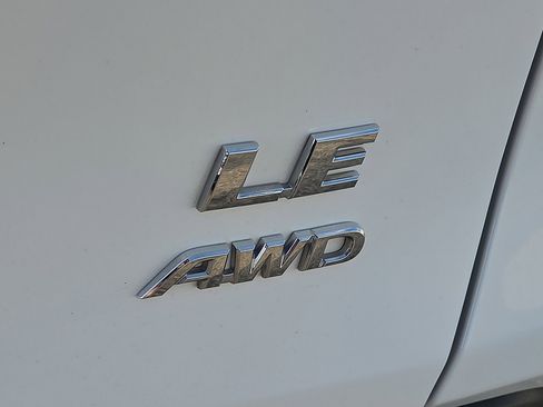 Used 2024 Toyota RAV4 LE image 7