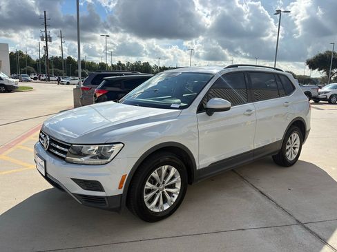 Used 2018 Volkswagen Tiguan S FWD image 4