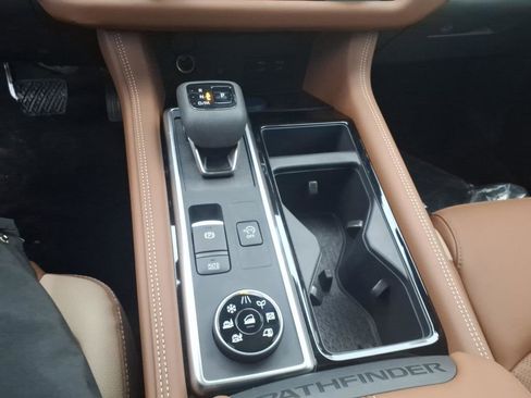 New 2026 Nissan Pathfinder Platinum image 14