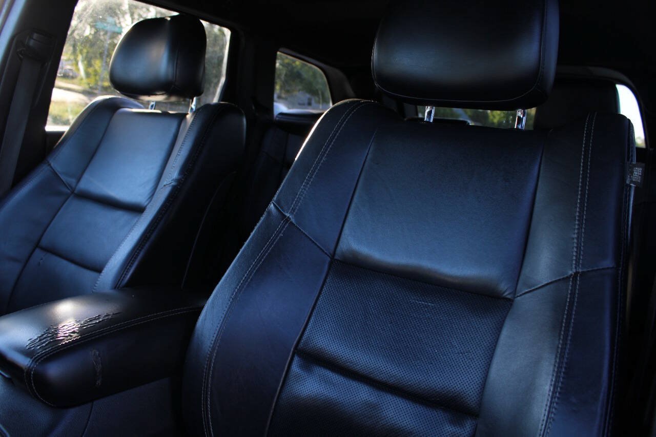 Used 2014 Jeep Grand Cherokee Limited w/ Luxury Group II RWD image 20