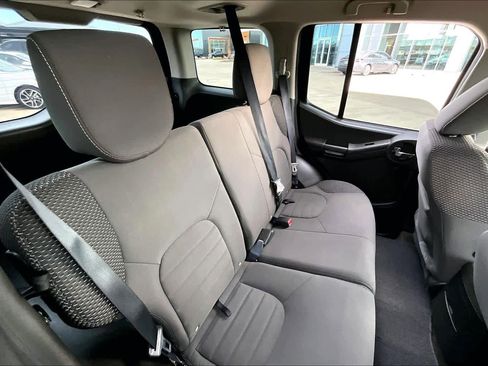 Used 2015 Nissan Xterra PRO-4X w/ Nevada Tow Package image 19