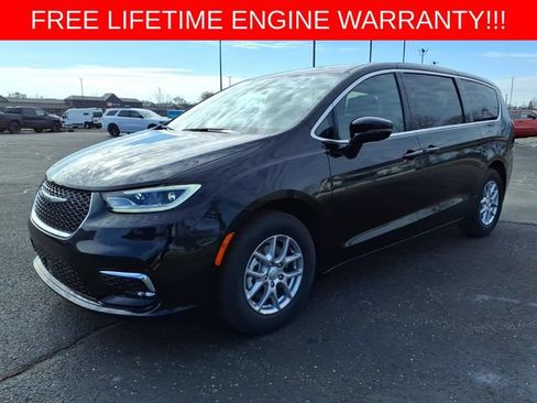 New 2026 Chrysler Pacifica Select FWD image 3