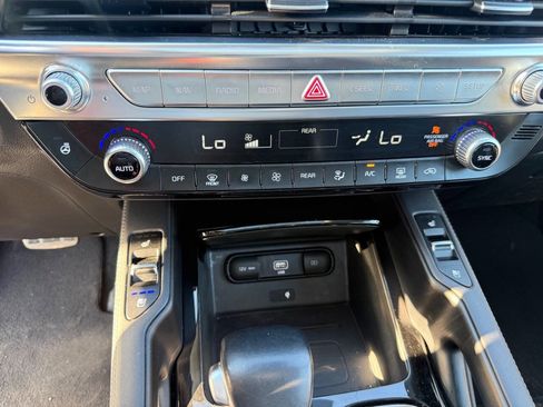 Used 2020 Kia Telluride SX w/ SX Prestige Package AWD/4WD image 17
