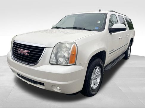 Used 2011 GMC Yukon XL SLT w/ SLT-2 Equipment Package AWD/4WD image 18
