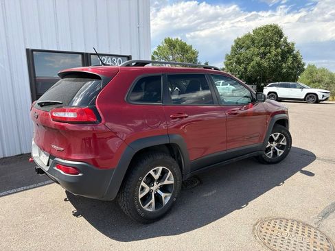 Used 2015 Jeep Cherokee Trailhawk w/ Comfort/Convenience Group AWD/4WD image 3