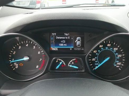 Used 2016 Ford Escape SE w/ Equipment Group 201A FWD image 6