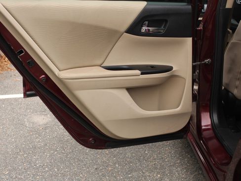 Used 2015 Honda Accord LX image 14