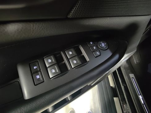 Used 2020 Cadillac Escalade Premium Luxury w/ Escalade Sport Edition image 25