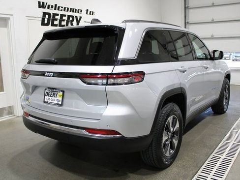 Used 2023 Jeep Grand Cherokee 4WD 4xe image 28