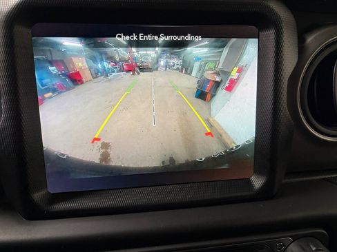 Used 2023 Jeep Wrangler Unlimited w/ Cold Weather Group image 20