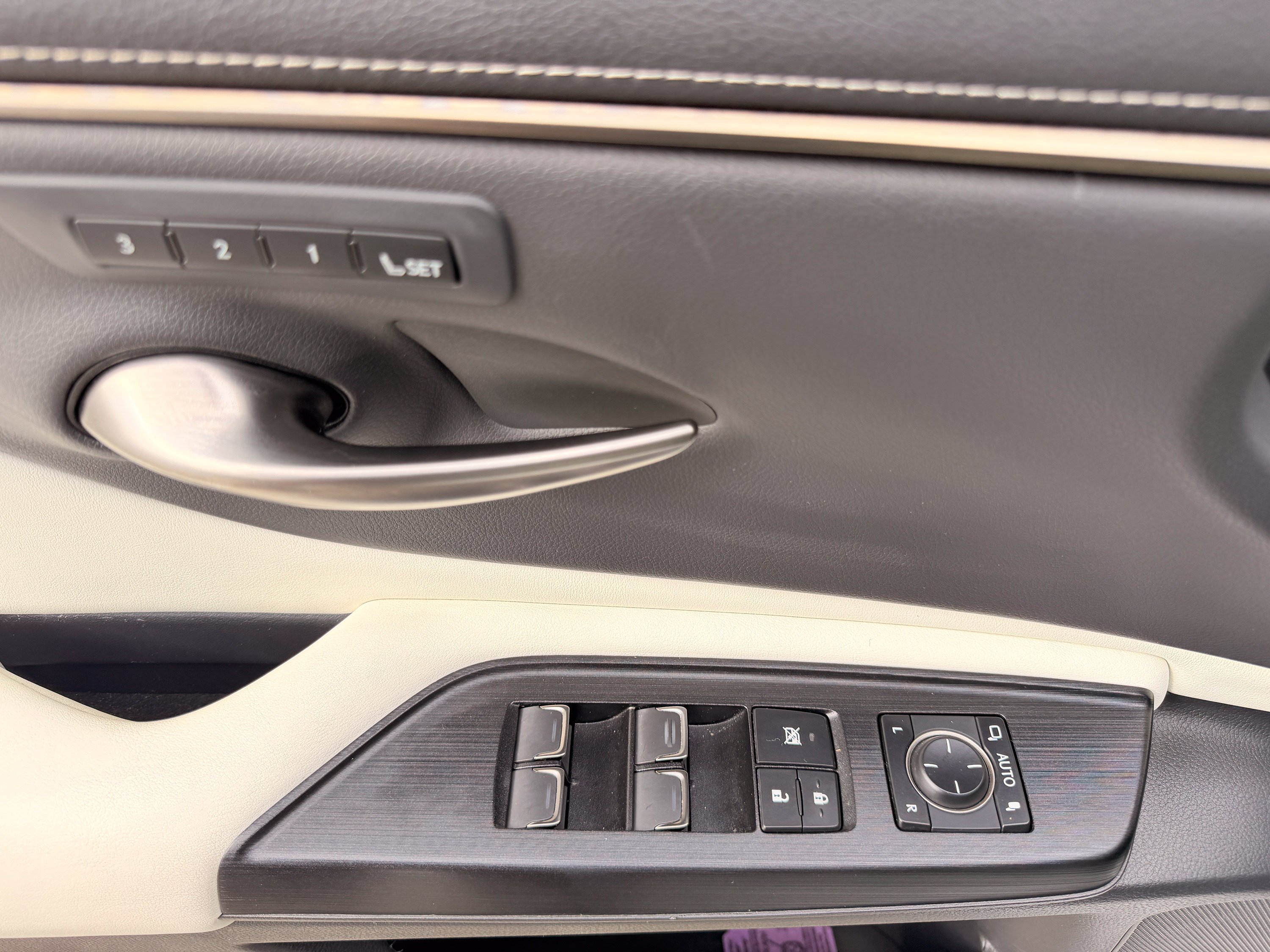 Used 2021 Lexus ES 350 F Sport w/ Special Edition FWD image 13