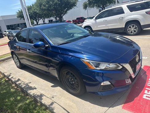 Used 2020 Nissan Altima 2.5 S FWD image 2