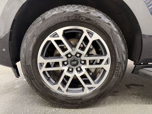 Used 2025 Ford Expedition Max Active AWD/4WD image 21