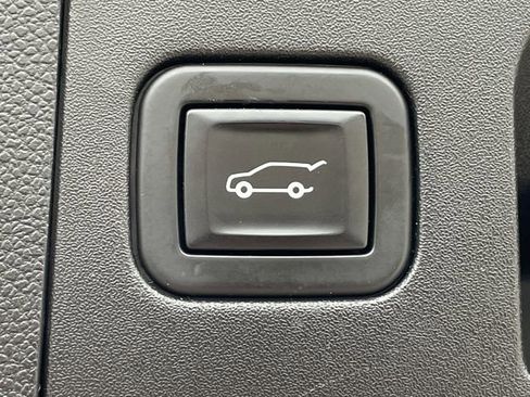 Used 2021 Cadillac XT4 Sport w/ Cold Weather Package FWD image 32