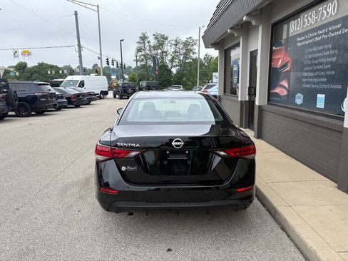 Used 2024 Nissan Sentra S FWD image 4
