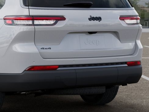 New 2026 Jeep Grand Cherokee L 4WD image 39