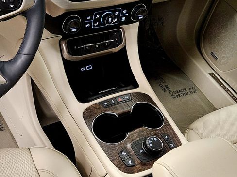 Used 2023 GMC Acadia Denali image 49