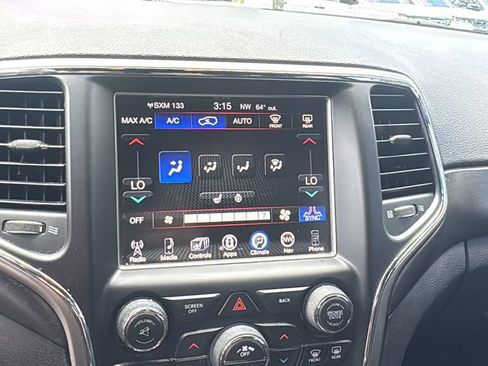Used 2017 Jeep Grand Cherokee Altitude AWD/4WD image 19