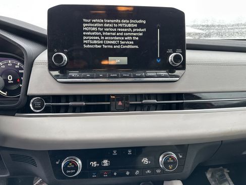 Used 2024 Mitsubishi Outlander SEL image 14