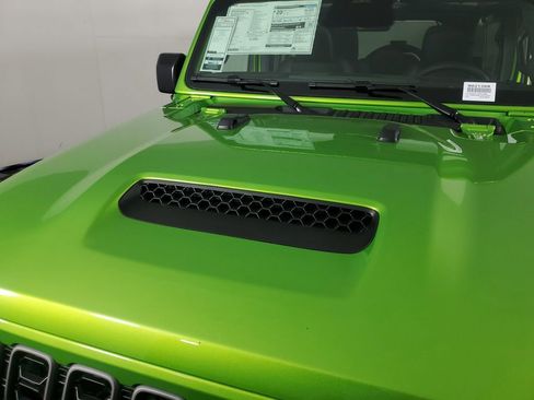 New 2026 Jeep Wrangler Unlimited Rubicon AWD/4WD image 10