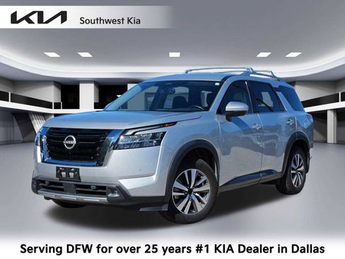 Used 2022 Nissan Pathfinder SL image 1