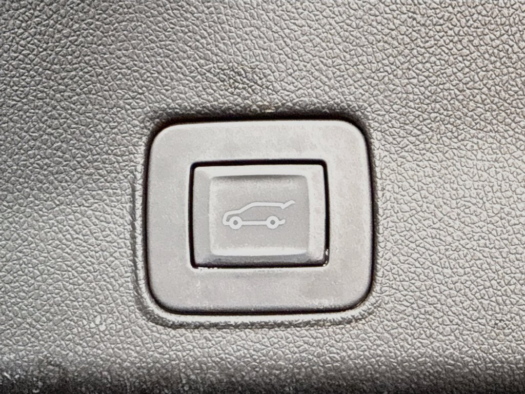 Used 2023 Chevrolet TrailBlazer RS w/ Sun and Liftgate Package AWD/4WD image 29