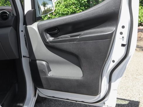 Used 2020 Nissan NV200 SV w/ Sliding Glass Door Package FWD image 39