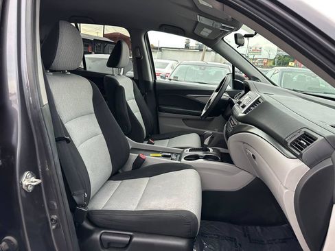 Used 2017 Honda Ridgeline RT image 28