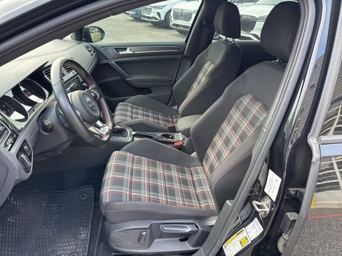 Used 2018 Volkswagen Golf 4-Door image 9