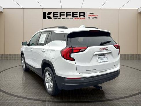 Used 2020 GMC Terrain SLE w/ Driver Convenience Package image 3