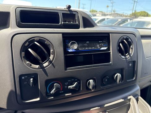 Used 2014 Ford E-250 and Econoline 250 Extended RWD image 22