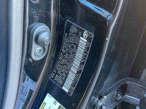 Used 2025 Toyota Corolla LE image 27