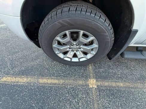 Used 2019 Nissan Frontier SL image 11