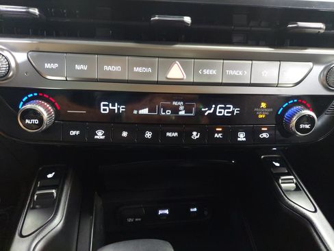 Used 2024 Kia Telluride S w/ S Sunroof Package FWD image 18