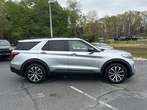 Used 2020 Ford Explorer ST w/ Premium Technology Package AWD/4WD image 3