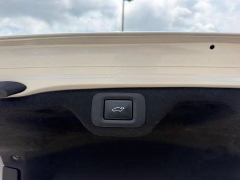Used 2021 Lexus ES 350 w/ Premium Package FWD image 5