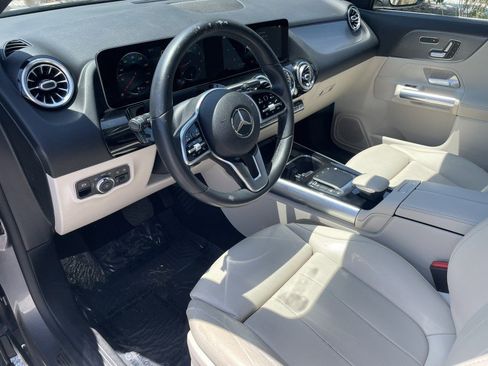 Used 2021 Mercedes-Benz GLA 250 w/ Premium Package image 10