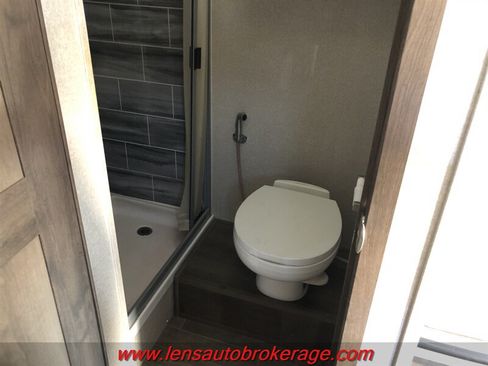 Used 2019 Mercedes-Benz Sprinter 170 image 23