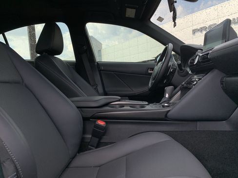 Used 2025 Lexus IS 350 F Sport RWD image 35