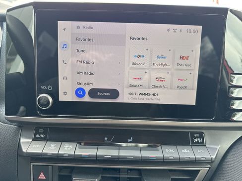 Used 2025 Toyota Camry LE image 14