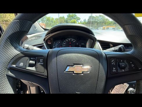 Used 2022 Chevrolet Trax LS w/ Tint and Cruise Package FWD image 12