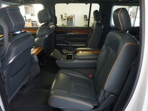 Used 2022 Jeep Grand Wagoneer Series II w/ Convenience Group III AWD/4WD image 23