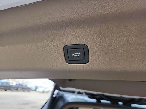 New 2026 GMC Yukon XL Denali w/ Denali Reserve Package image 9