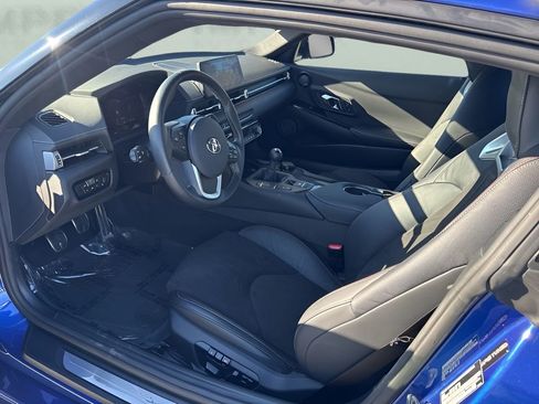 Used 2025 Toyota Supra image 9