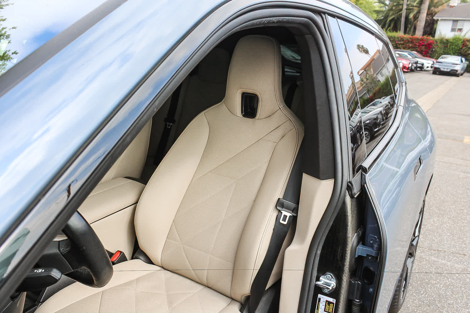 Used 2024 BMW iX xDrive50 w/ Sport Package AWD/4WD image 24