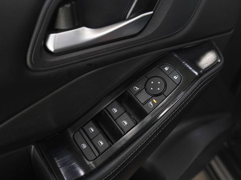 Used 2025 Nissan Rogue SV image 21