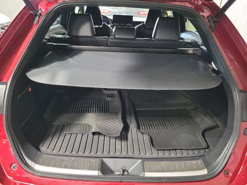 Used 2022 Toyota Venza Limited image 10