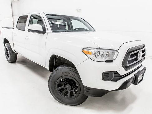 Used 2023 Toyota Tacoma SR AWD/4WD image 9