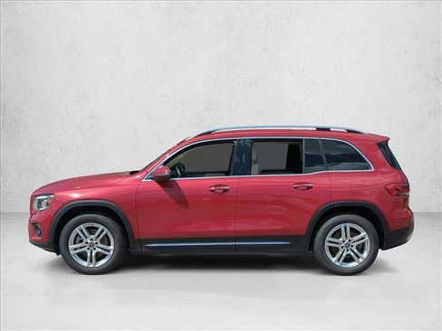 Used 2021 Mercedes-Benz GLB 250 4MATIC image 9